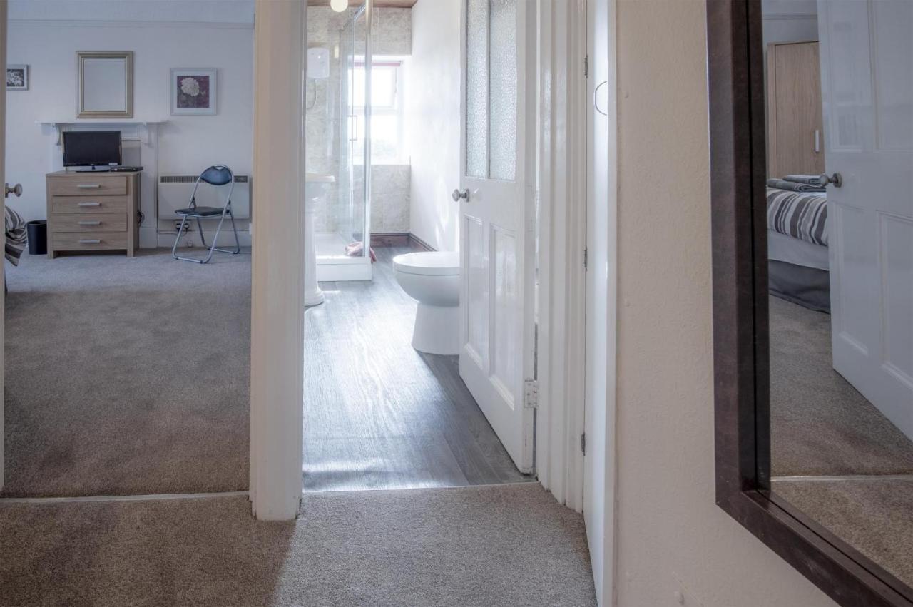 Dragons Den - 2 Bedroom Apartment - Тенби Экстерьер фото
