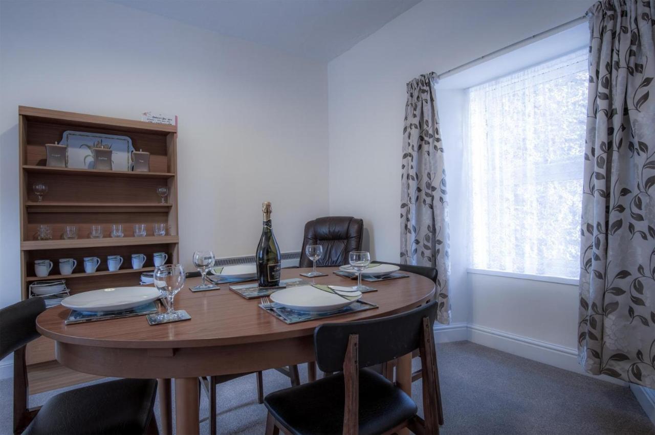 Dragons Den - 2 Bedroom Apartment - Тенби Экстерьер фото